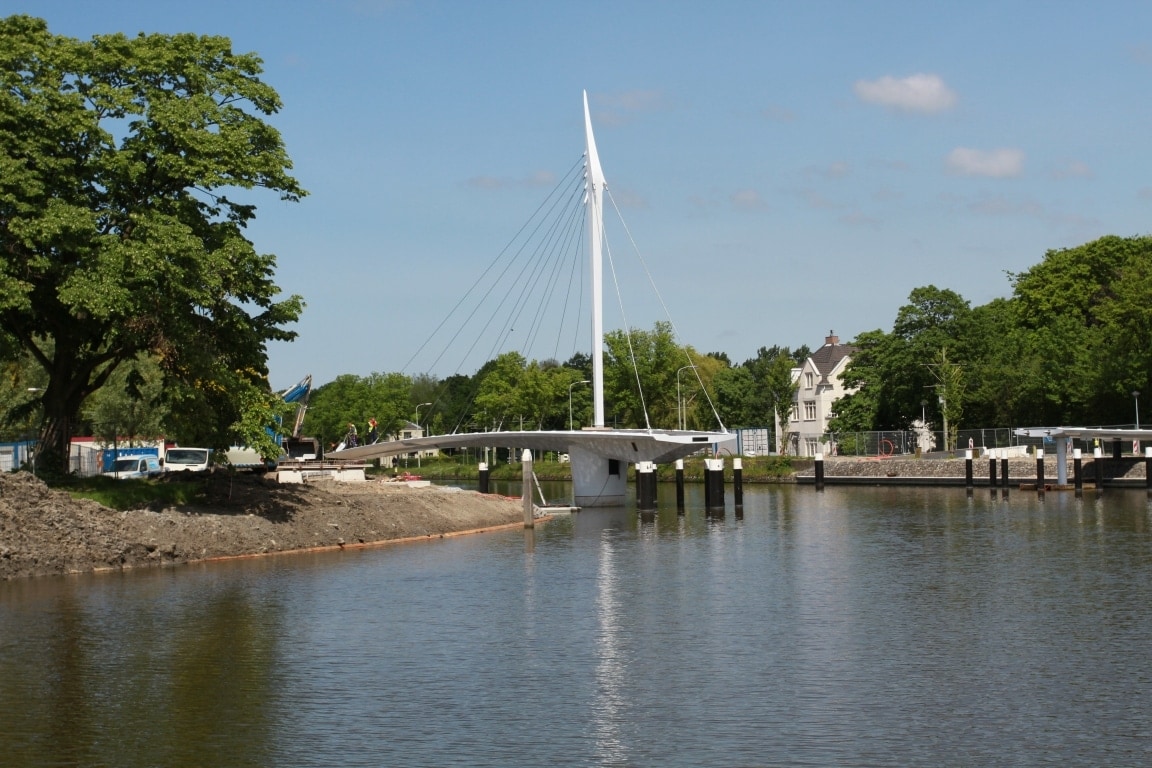 SealteQ Group en de fietsbrug over de Vliet