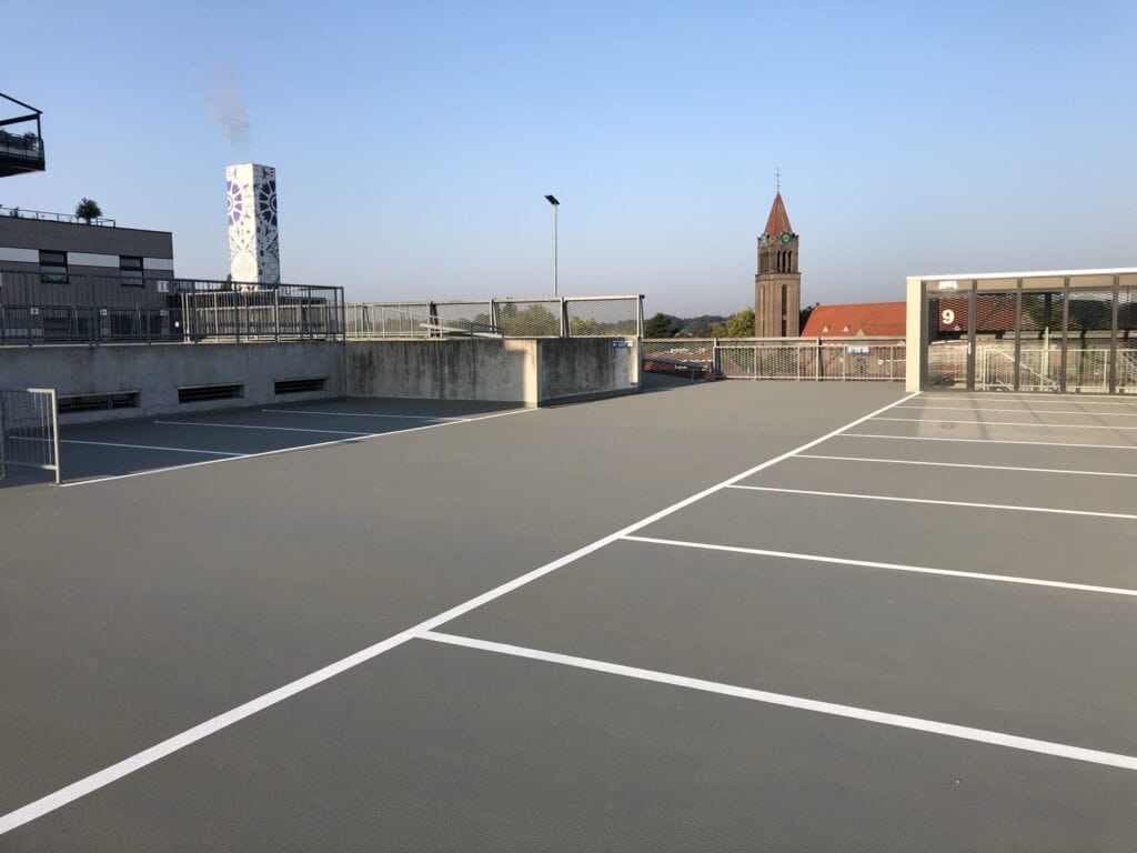 Renovatie en coaten van de vloeren in parkeergarage De Brouwerij te Enschede