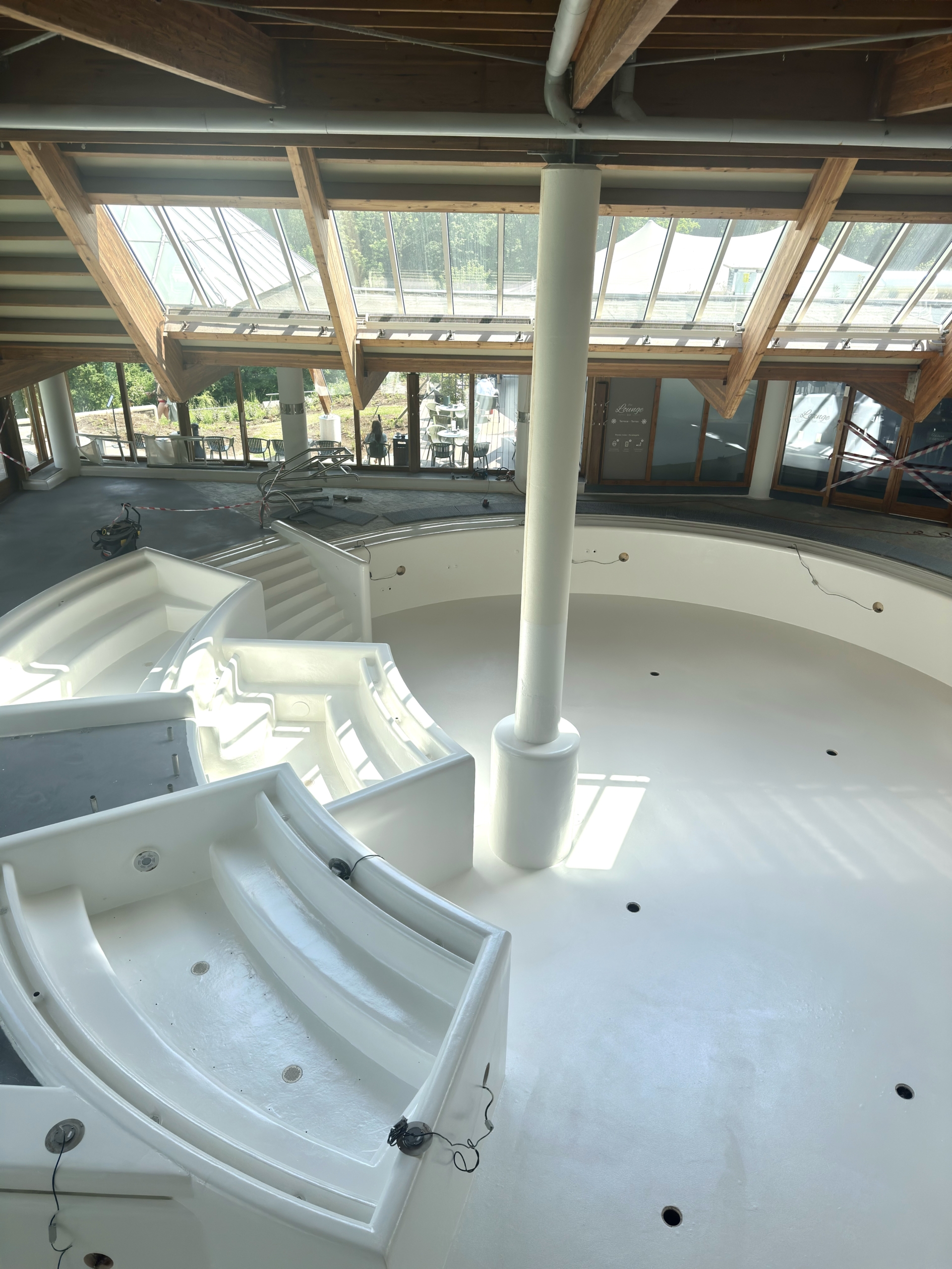 Zwembad en tuinwanden Thermae 2000 weer toekomstbestendig