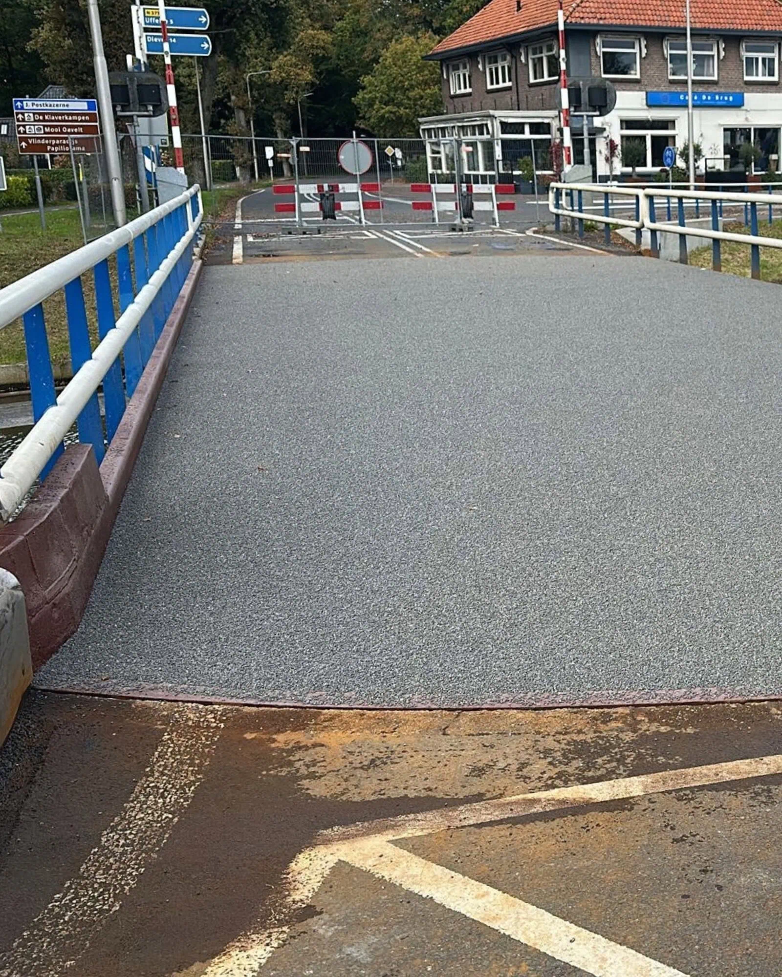 Nieuwe slijtlaag Boskampsbrug in Havelte foto 1 Nieuwe slijtlaag Boskampsbrug in Havelte foto 1