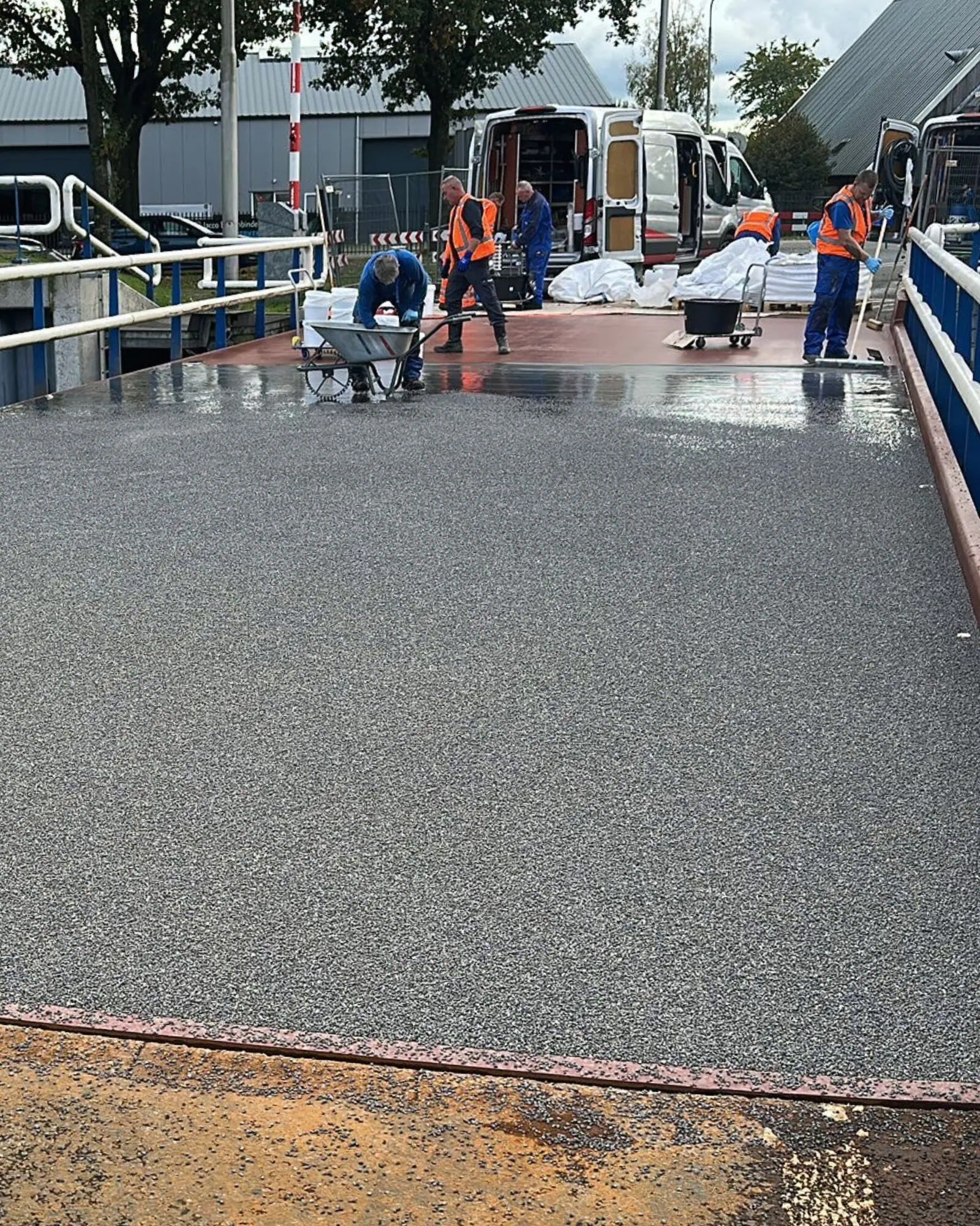 Nieuwe slijtlaag Boskampsbrug in Havelte foto 2 Nieuwe slijtlaag Boskampsbrug in Havelte foto 2